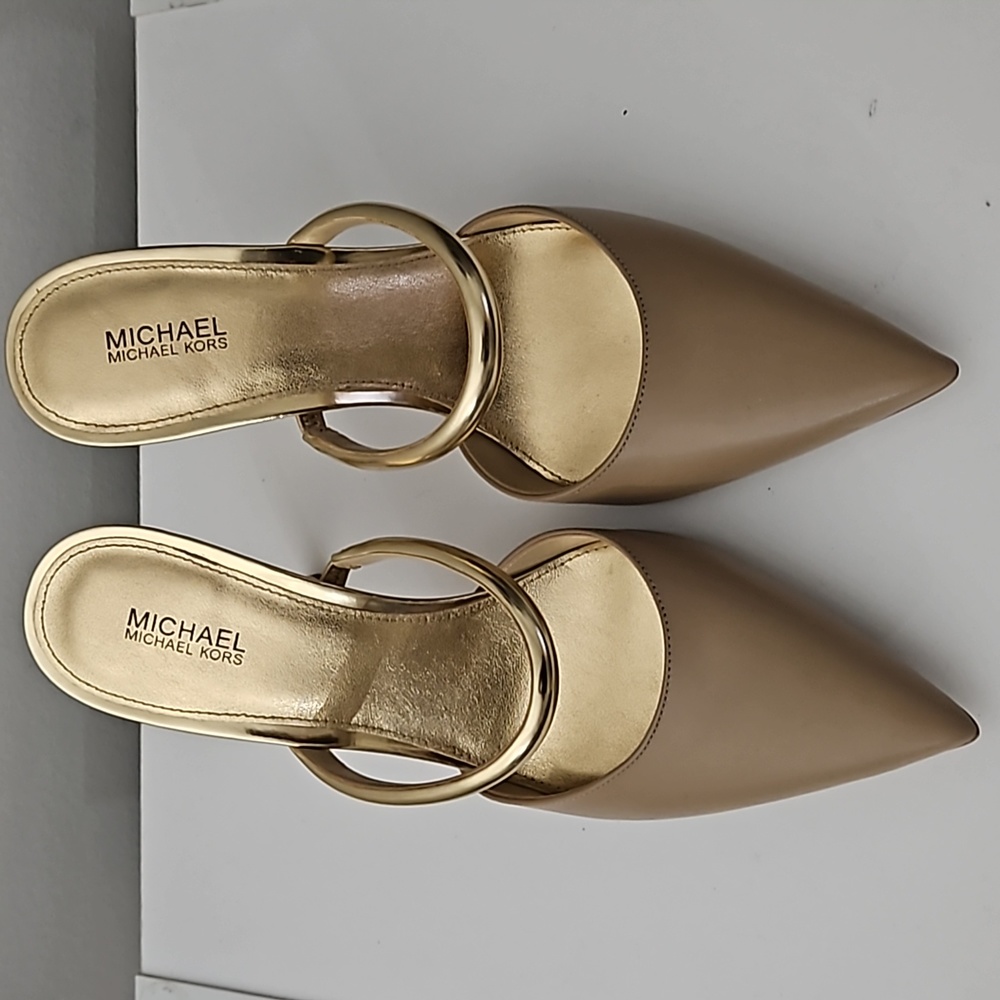 Shoes - Picture 3 of 4